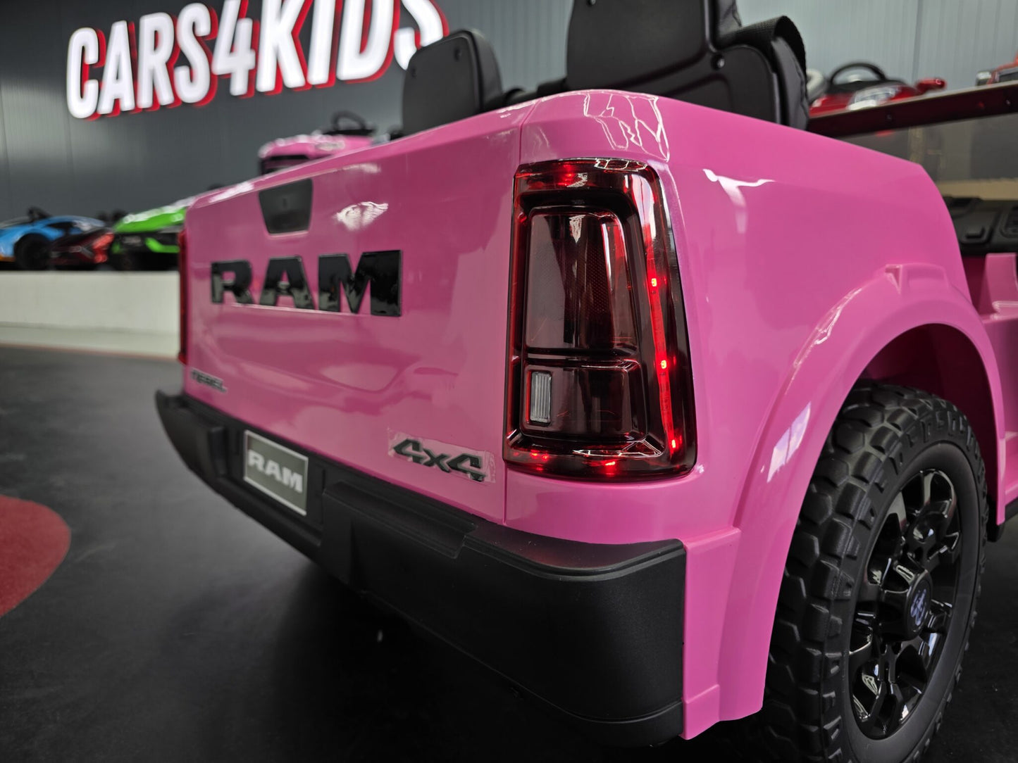 Batteridriven Dodge RAM barnbil 12 volt rosa
