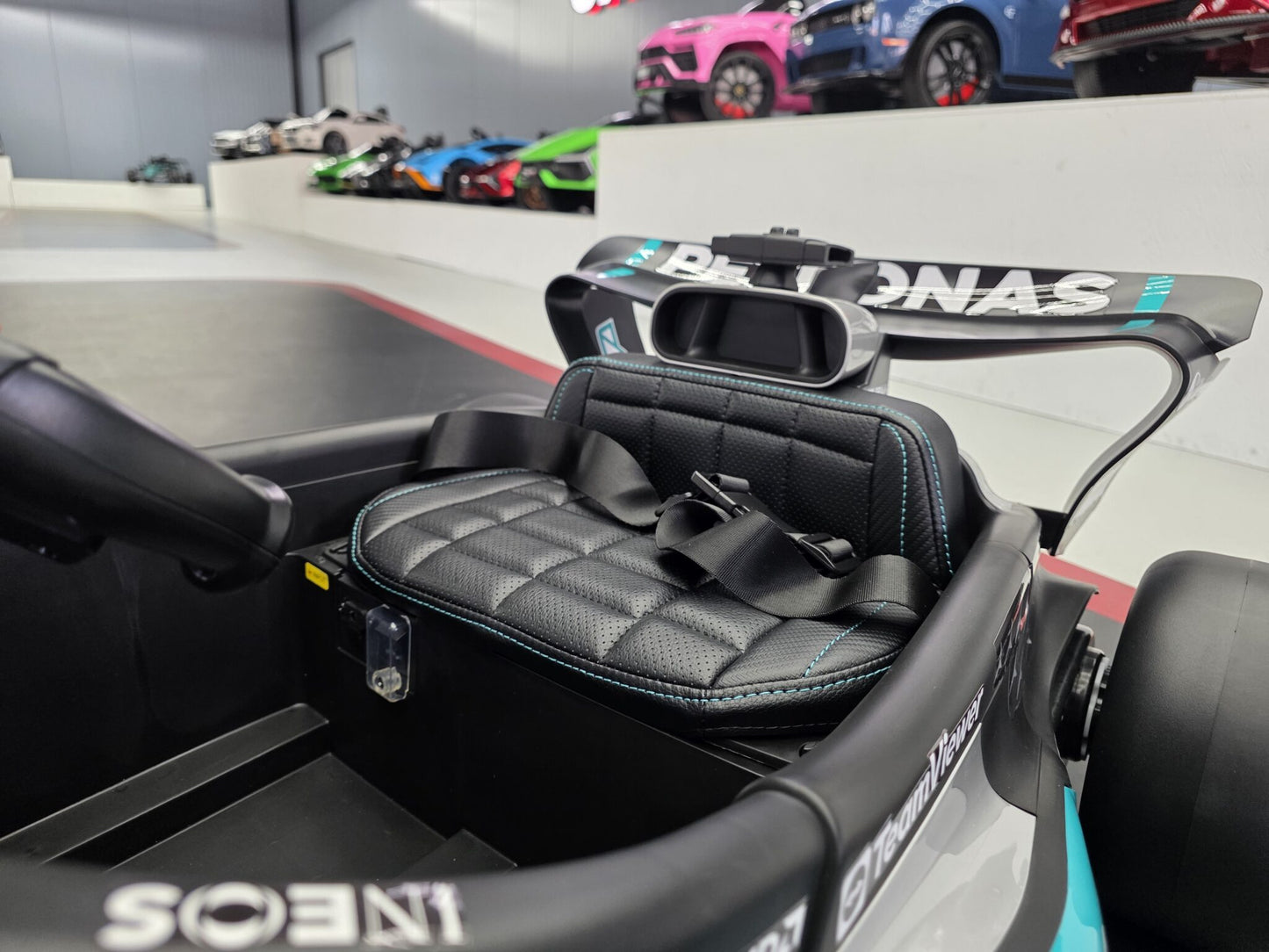 Mercedes Formel 1-barnbil 12 volt